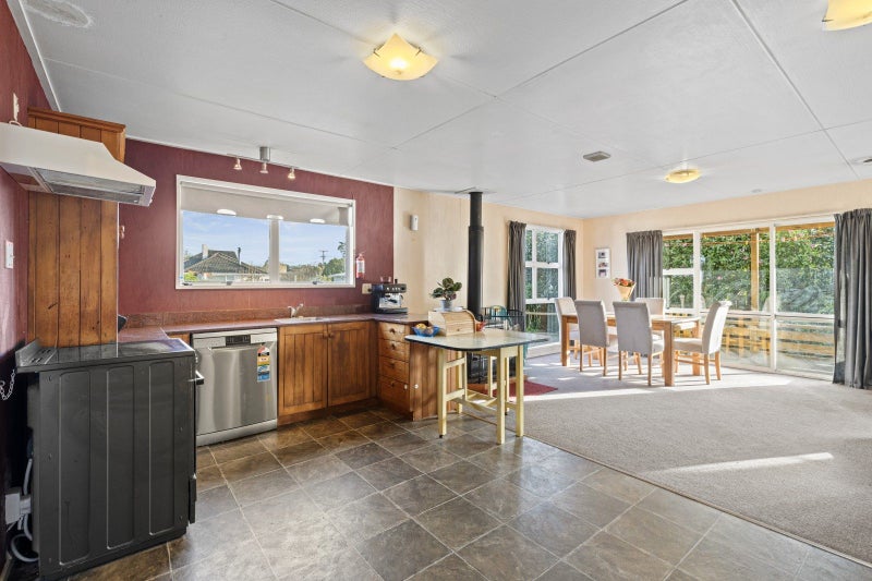 10 Ross Street, Marton, Marton - Carousel 1