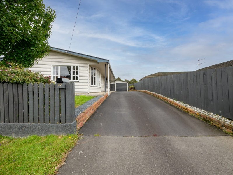 27 Clariton Avenue, Green Island, Dunedin - Carousel 21