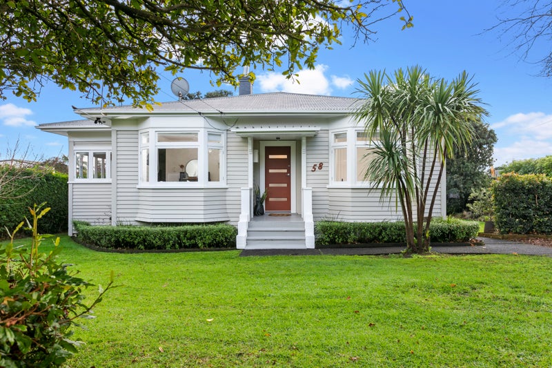 58 Taylor Road, Mangere Bridge, Auckland - Carousel 1
