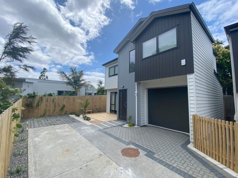 74F Gardner Avenue, New Lynn, Auckland - Carousel 1