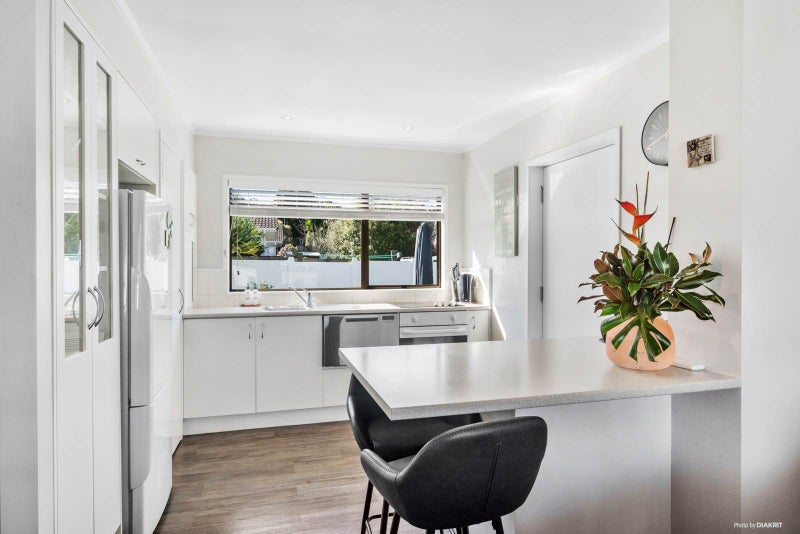 3/142 Nile Road, Milford, Auckland - Carousel 2