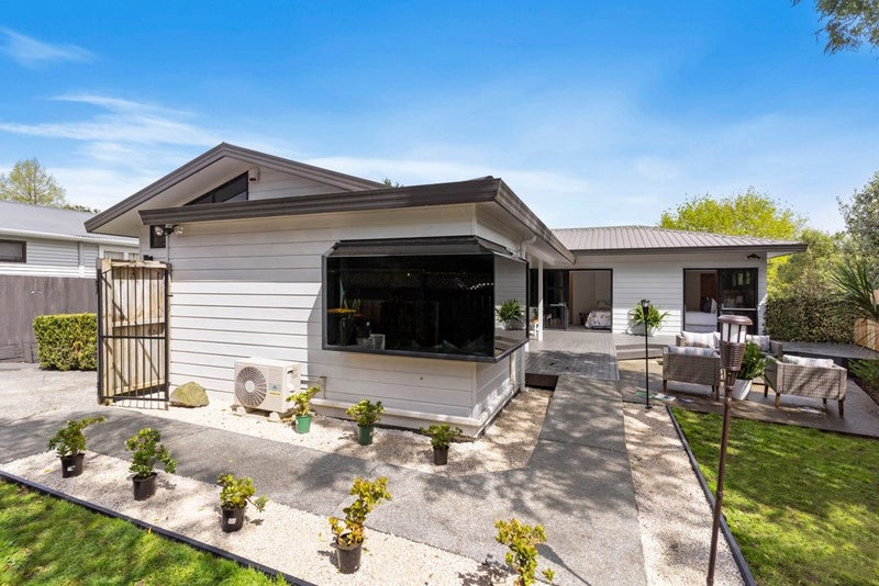 1/36 Sherwood Avenue, Te Atatu South, Auckland - Carousel 1