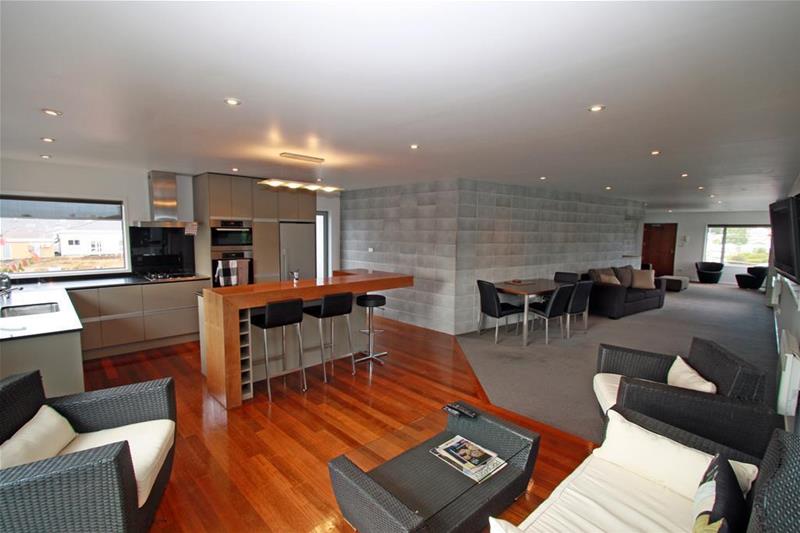 2/84 Young Street, New Plymouth, New Plymouth - Carousel 1