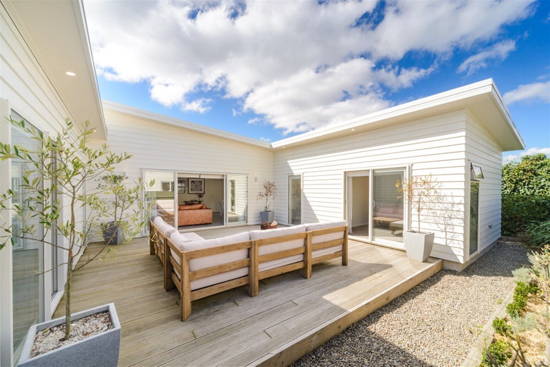 12A Belvedere Crescent, Takaro, Palmerston North - Carousel 1