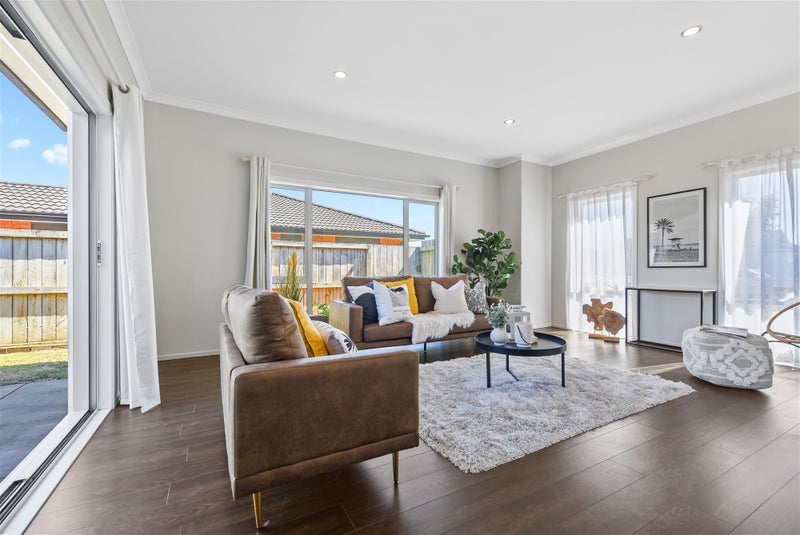 29 Sirius Crescent, Rototuna North, Hamilton - Carousel 2