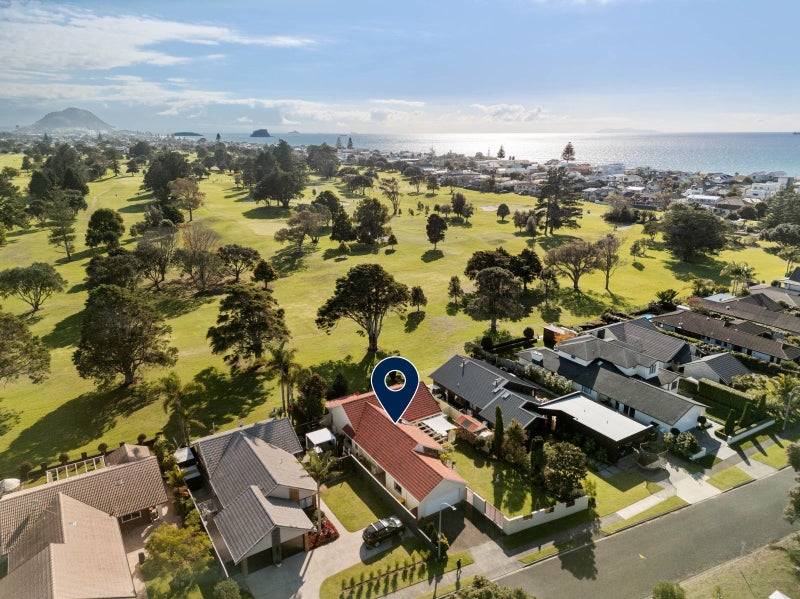 19 Berescourt Place, Mount Maunganui, Mount Maunganui - Carousel 1