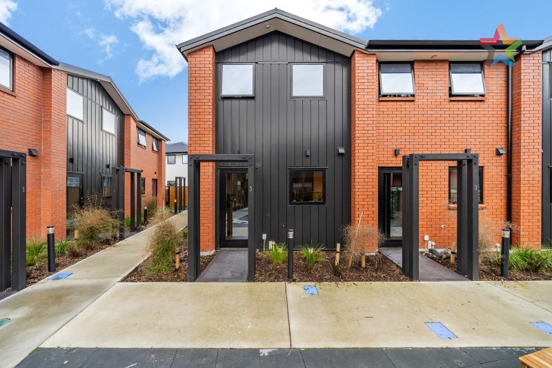 5/3 Milne Crescent, Taita, Lower Hutt - Carousel 1