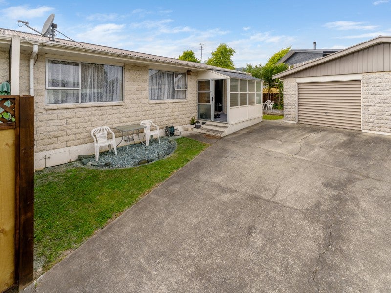 2/12 Cobham Crescent, Stoke, Nelson - Carousel 1