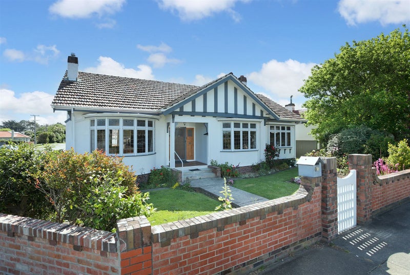 177 Bridge Street, Bulls - Carousel 1