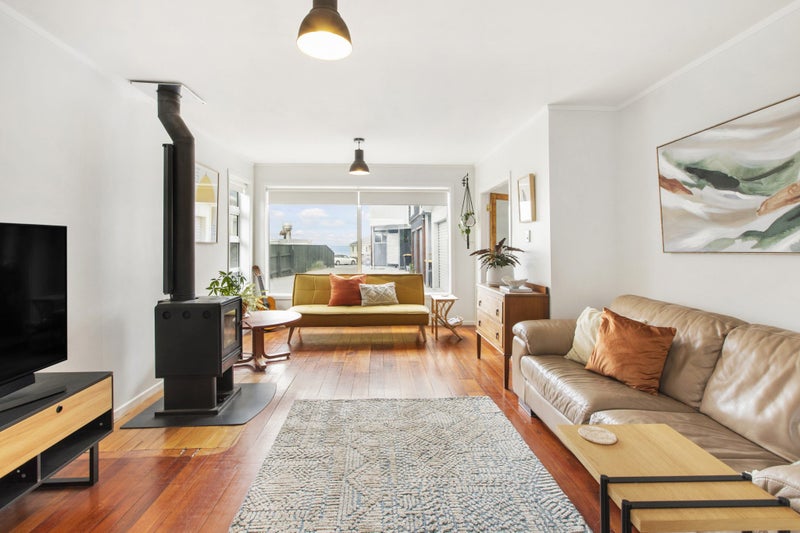 96 Lyall Parade, Lyall Bay, Wellington - Carousel 2