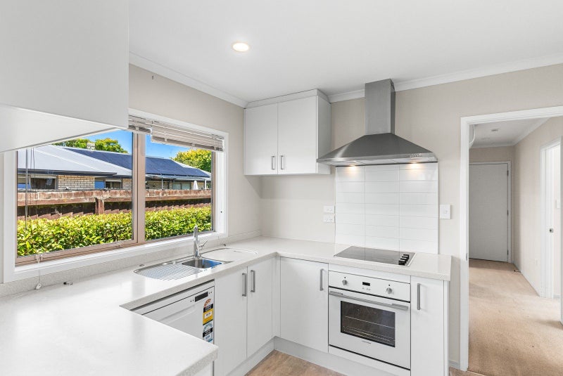 1/81 Royal Park Drive, Parklands, Christchurch - Carousel 2