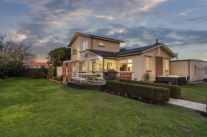 2 Kenwyn Avenue, St Albans, Christchurch - Carousel 1