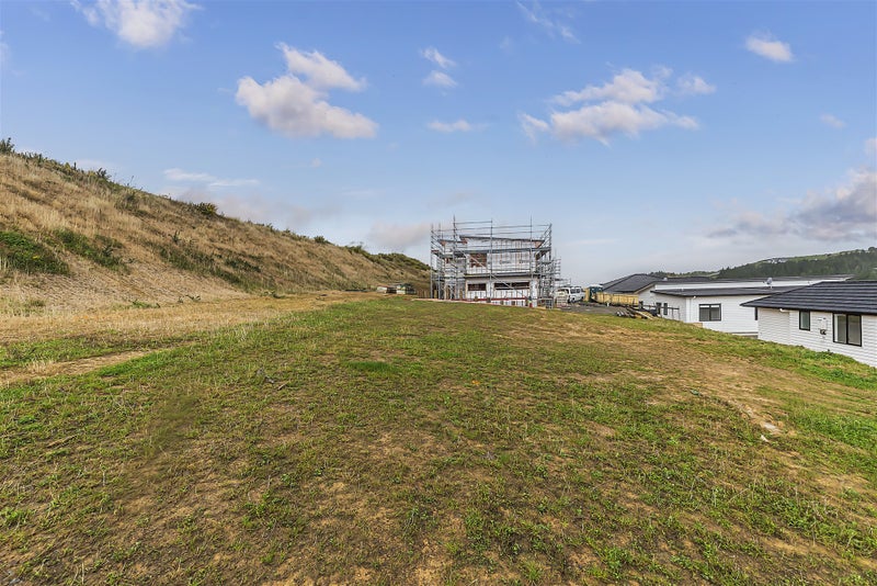 50 Schooner Drive, Whitby, Porirua - Carousel 2