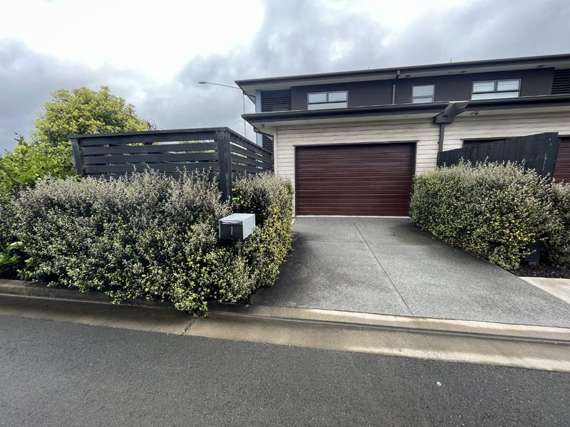 1 Bellbird Lane, Marshland, Christchurch - Carousel 1