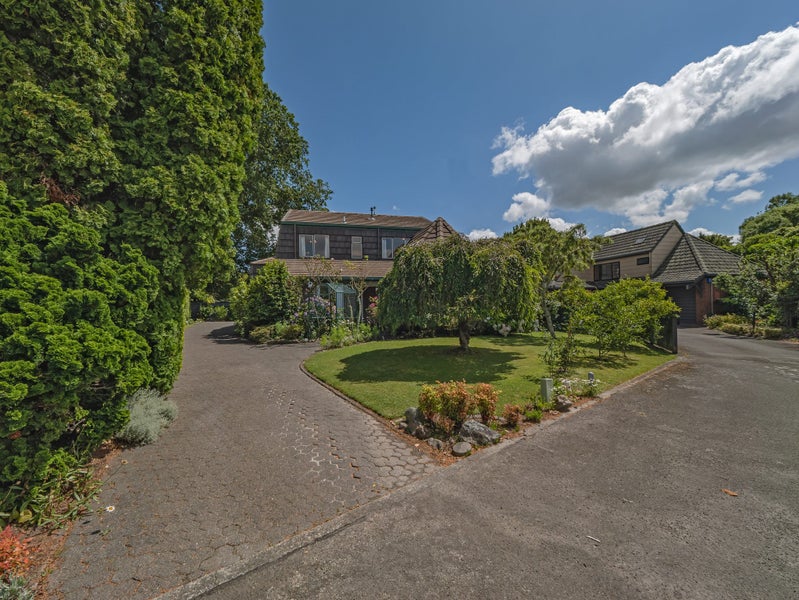 5 Ranara Court, West End, Palmerston North - Carousel 30