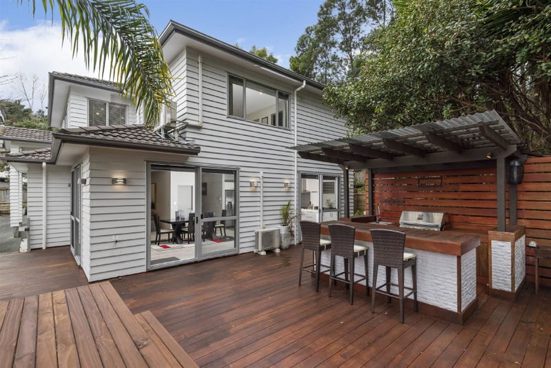 8 Hazel Glen, Bayview, Auckland - Carousel 1