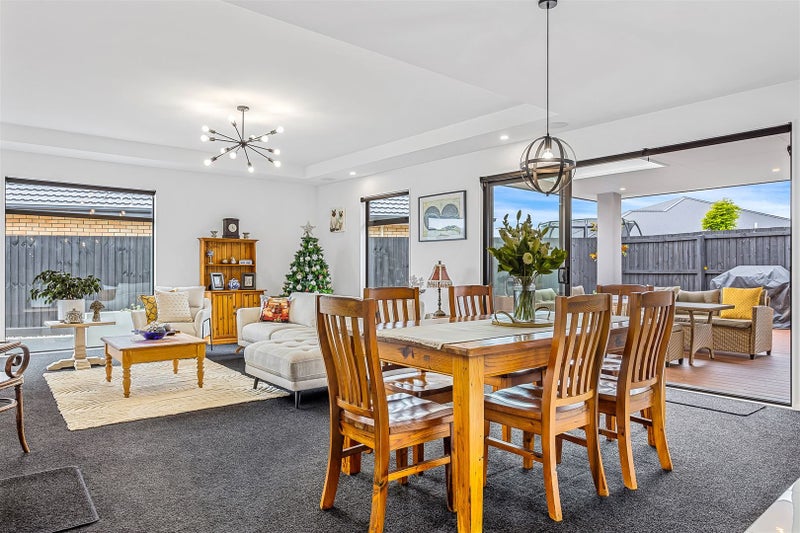 5 Evelyn Crescent, Marshland, Christchurch - Carousel 2