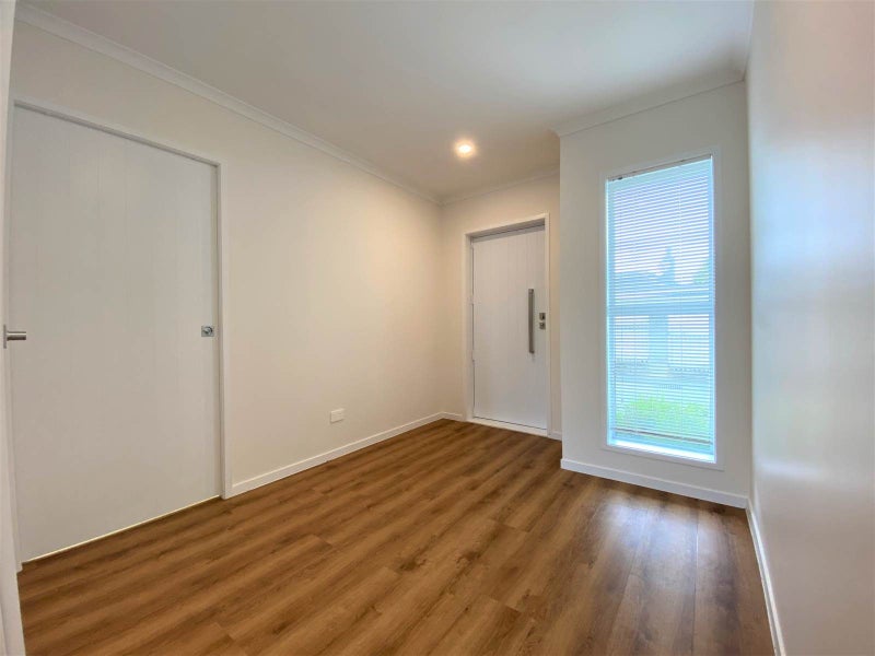 3B Huxley Place, Glen Innes, Auckland - Carousel 2