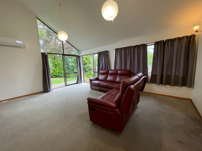 10 John Shaw Drive, St Johns, Auckland - Carousel 12