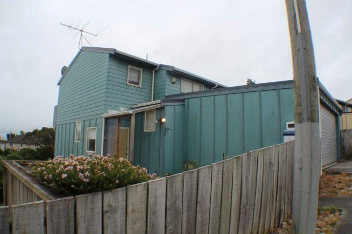 18 Morere Street, Titahi Bay, Porirua - Carousel 1