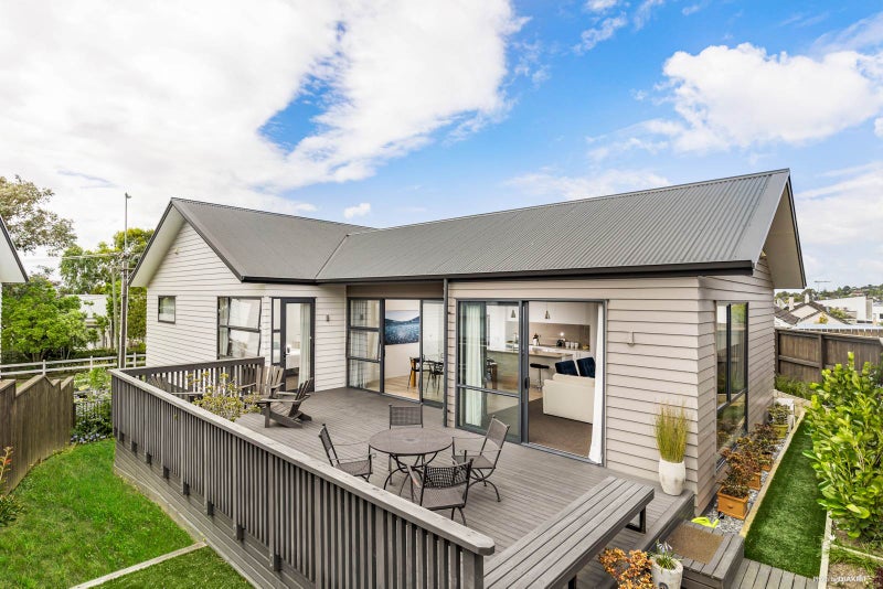 38A Castledine Crescent, Glen Innes, Auckland - Carousel 1