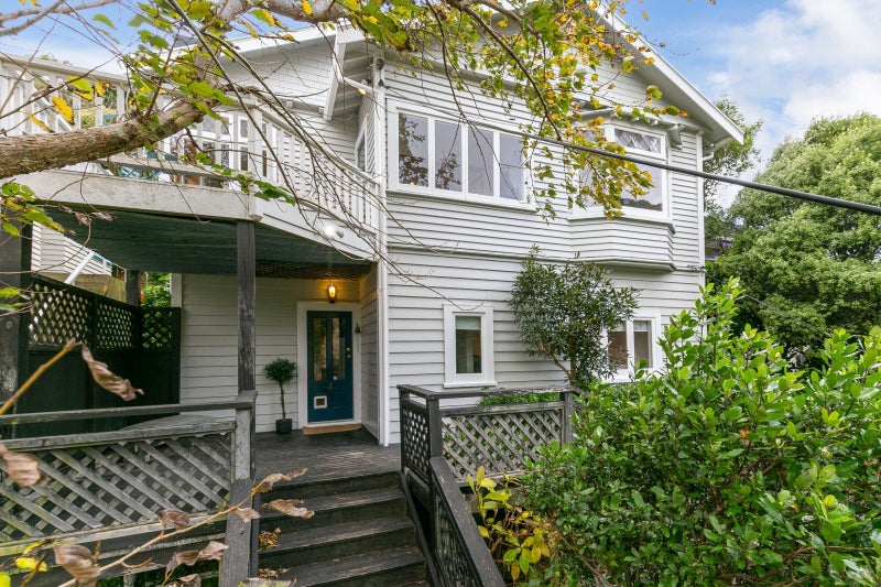 4 Curtis Street, Northland, Wellington - Carousel 2