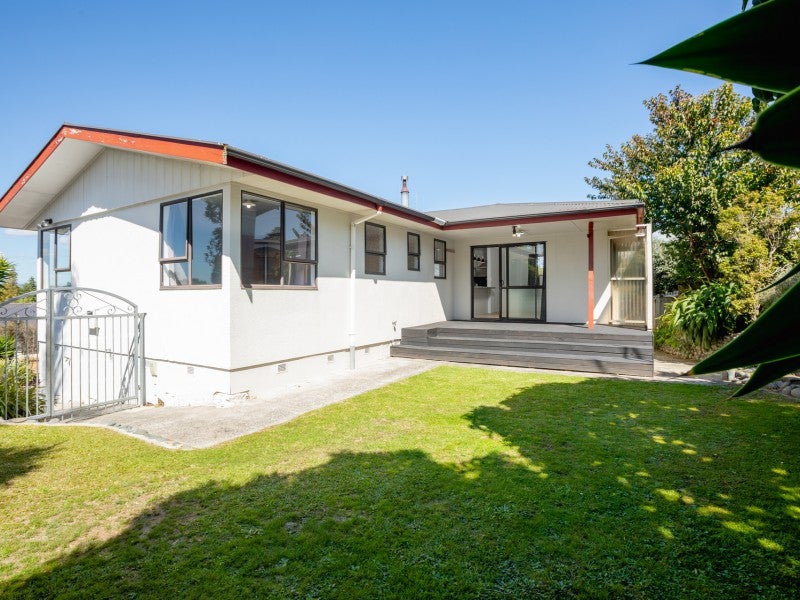 26 Warwick Place, Brookfield, Tauranga - Carousel 1