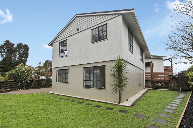 7 Glen Vista Place, Bayview, Auckland - Carousel 2