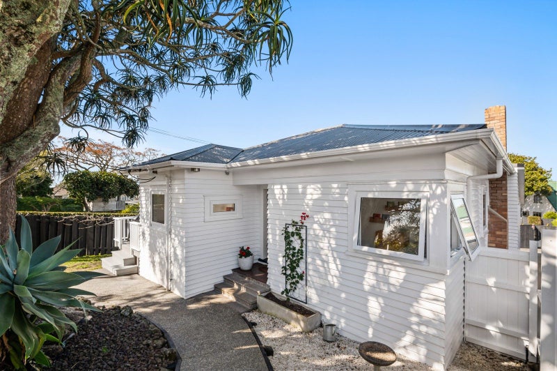 15A TAIERE Terrace, Onehunga, Auckland - Carousel 1