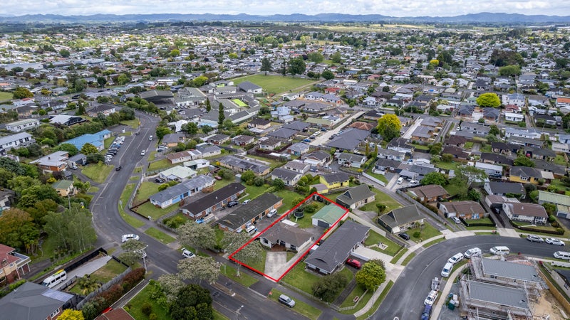 32 Livingstone Avenue, Nawton, Hamilton - Carousel 26