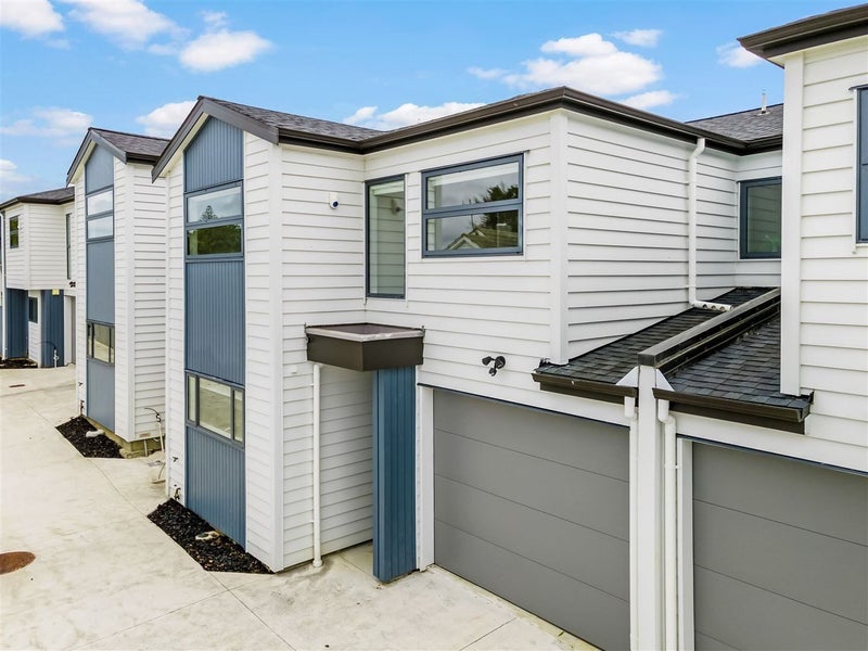 40 Wimbledon Crescent, Glen Innes, Auckland - Carousel 1