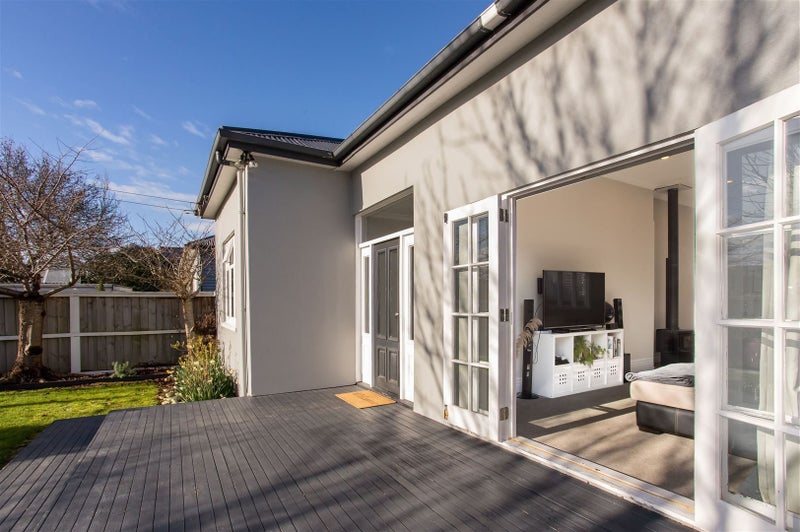 58 Hawkesbury Avenue, St Albans, Christchurch - Carousel 2
