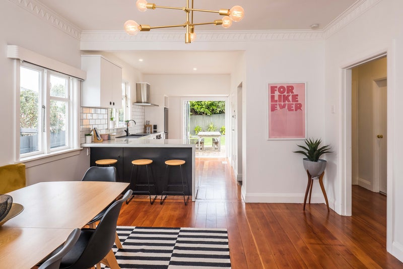 10 Cashmere Avenue, Khandallah, Wellington - Carousel 2