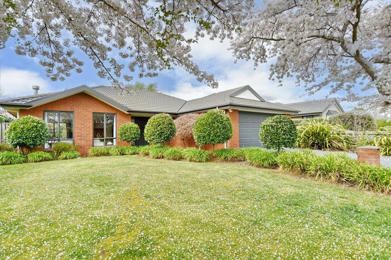 11 Parkside Crescent, Northwood, Christchurch - Carousel 1