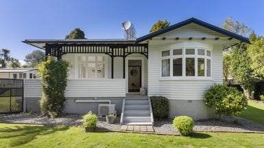 3 Khandallah Road, Ngaio, Wellington - Carousel 1
