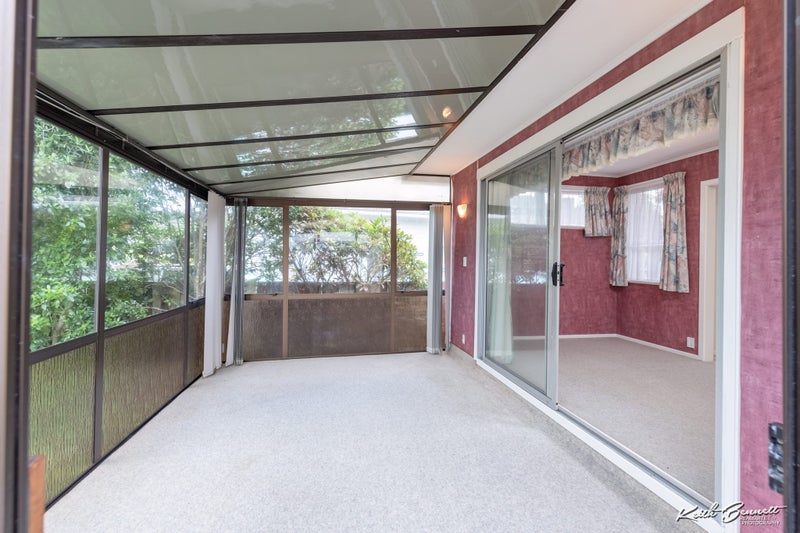 62 Oregon Drive, Maoribank, Upper Hutt - Carousel 2