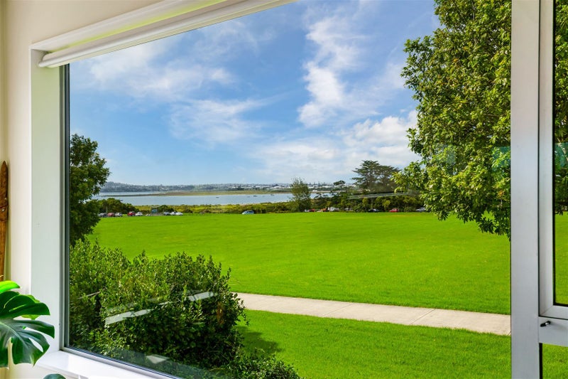 477 Te Atatu Road, Te Atatu Peninsula, Auckland - Carousel 2