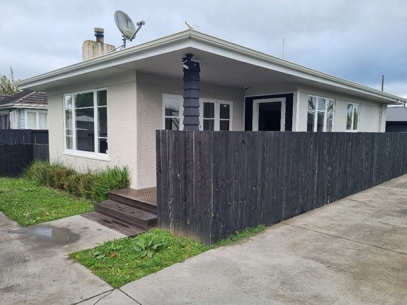 399 Peachgrove Road, Fairfield, Hamilton - Carousel 1