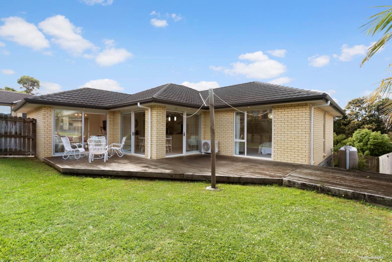 11 Ohau Court, Fairview Heights, Auckland - Carousel 2