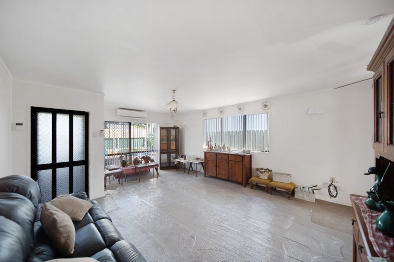 2/23 Watson Place, Papatoetoe, Auckland - Carousel 2