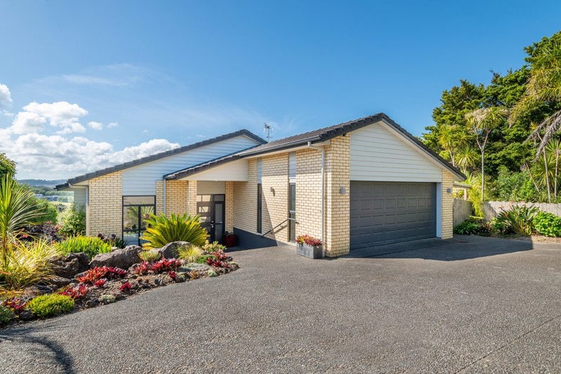 15 Seagate Place, Red Beach, Whangaparāoa - Carousel 1
