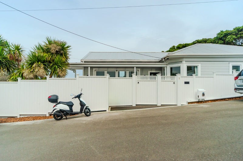 1 Torquay Terrace, Newtown, Wellington - Carousel 23