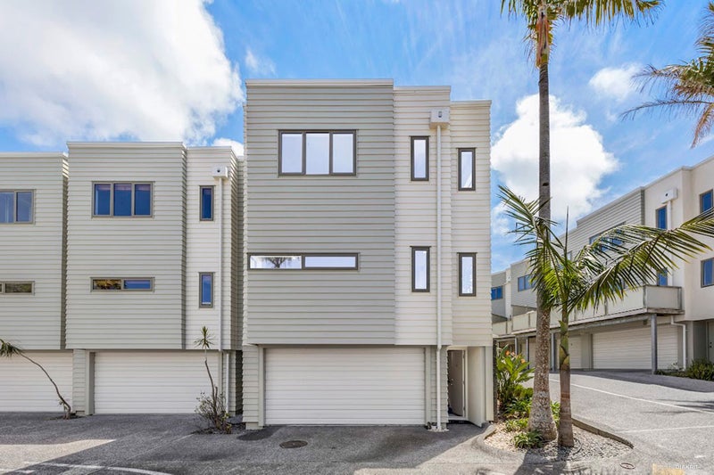 56/21 Hunters Park Drive, Three Kings, Auckland - Carousel 1