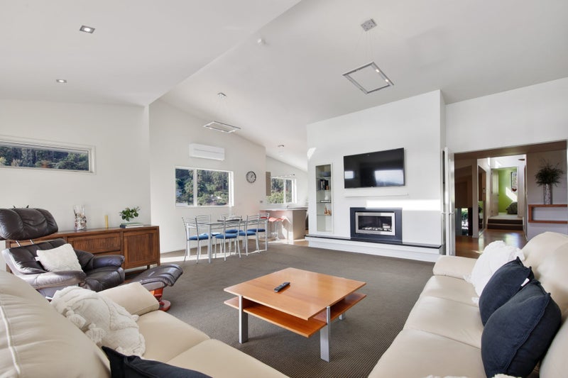 1 Emerald Lane, Cashmere, Christchurch - Carousel 2