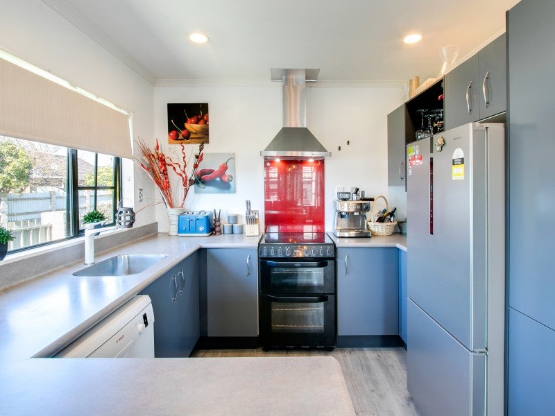 7/2A SPRIGGS CRES, GREENMEADOWS, NAPIER - Carousel 2