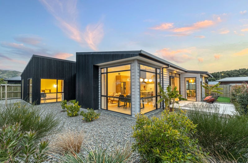 15 Kaiwaru Place, Waikanae - Carousel 1