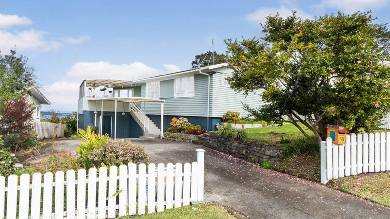 50 Canberra Avenue, Lynfield, Auckland - Carousel 1