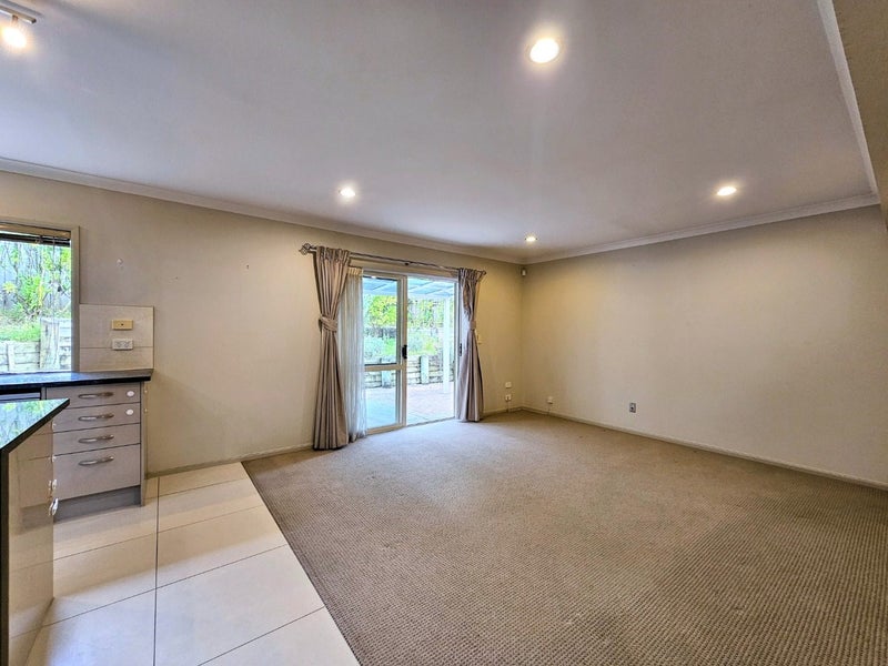 51 Skelligs Drive, Flat Bush, Auckland - Carousel 2
