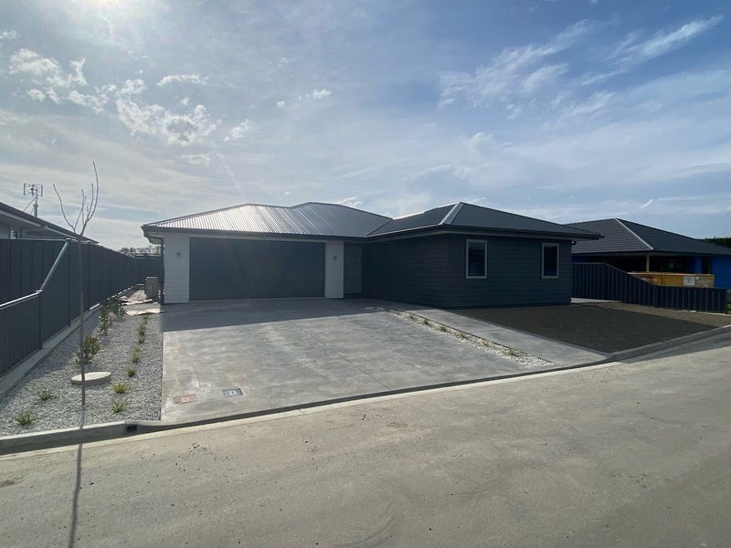 2 Meech Way, Frimley, Hastings - Carousel 1