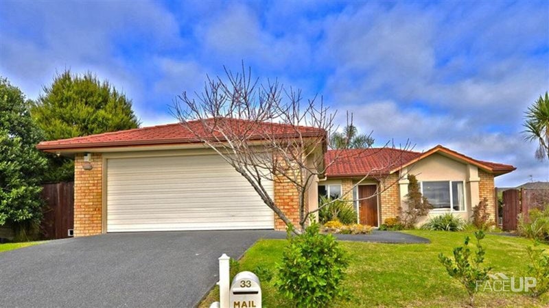 33 Rush Creek Drive, Westgate, Auckland - Carousel 2